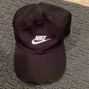 Black Nike hat
